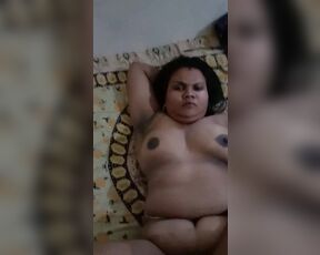 Sexy chubby Desi Randi lying nude on bed before sex