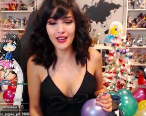 CinCinBear Accidentally Flashes her Nipple on Twitch Stream.