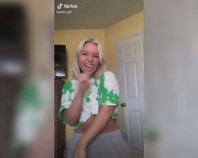 Girls Flashing Tits on TikTok