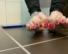 Toilet Feet Preview