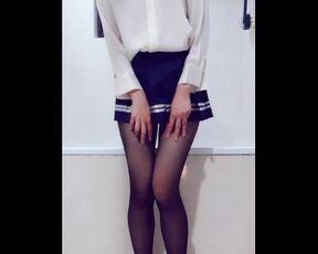 Pee Desperation Extrem peeing in black Pantyhose 尿在黑絲襪上