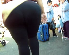 Candid fat Latina booty h99..