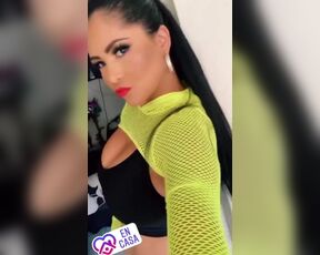 Linda Zuleika rica mami