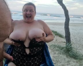 Horny Aussie Beach Slut