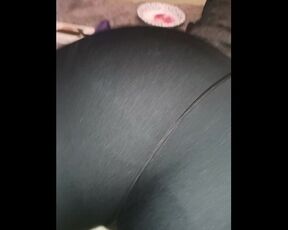 Phat ass in yoga pants