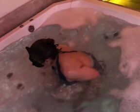 Bonus Clip Jacuzzi Ardiente