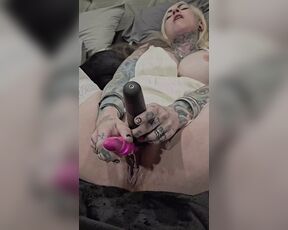 Masturbating with a Butt Plug in Until I Squirt!