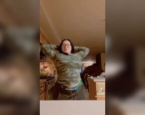 Tik Tok: Pawgs!#32